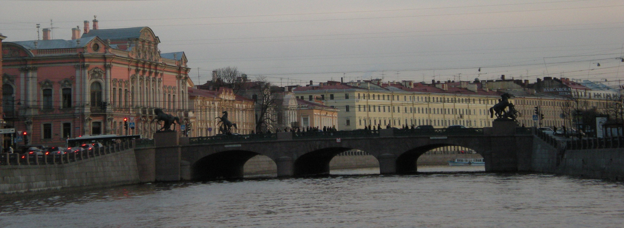 Аничков мост вид с моста