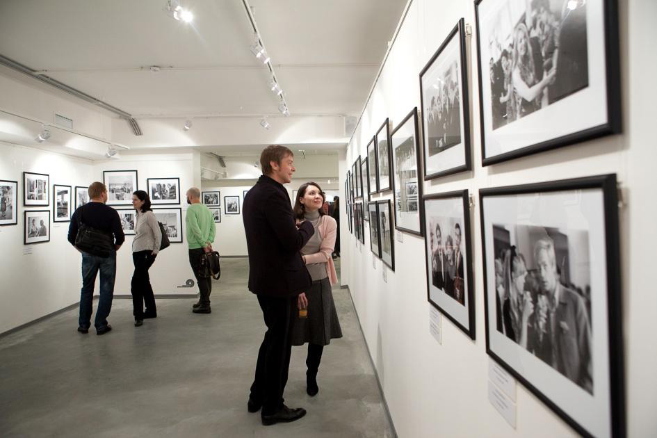 Кафе в центре фотографии имени братьев люмьер