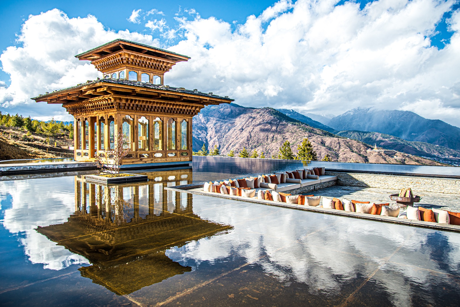 Бутан вода. Amankora Bhutan.