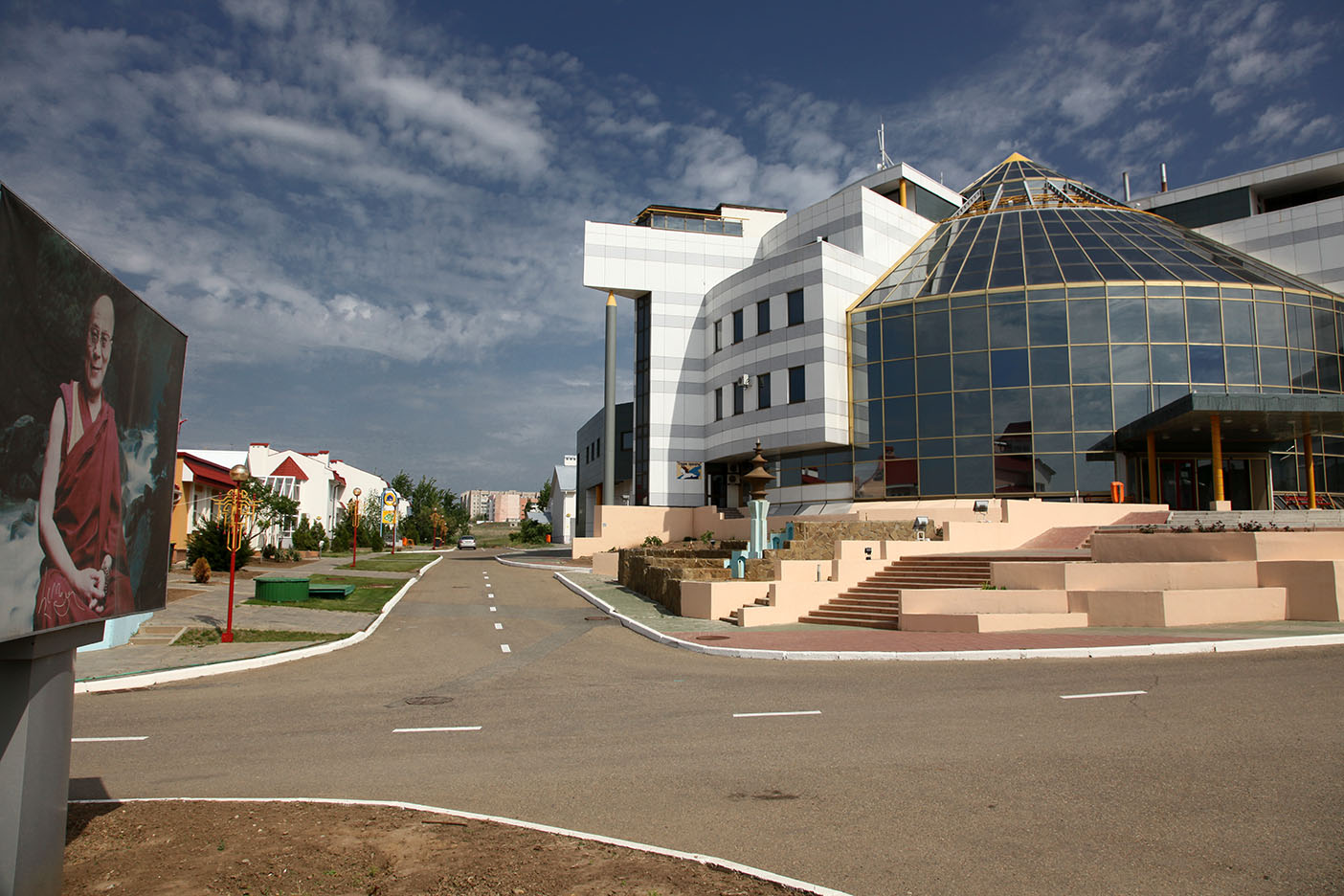 Шахматный городок в элисте фото