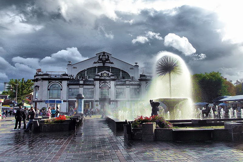 Набережная летом