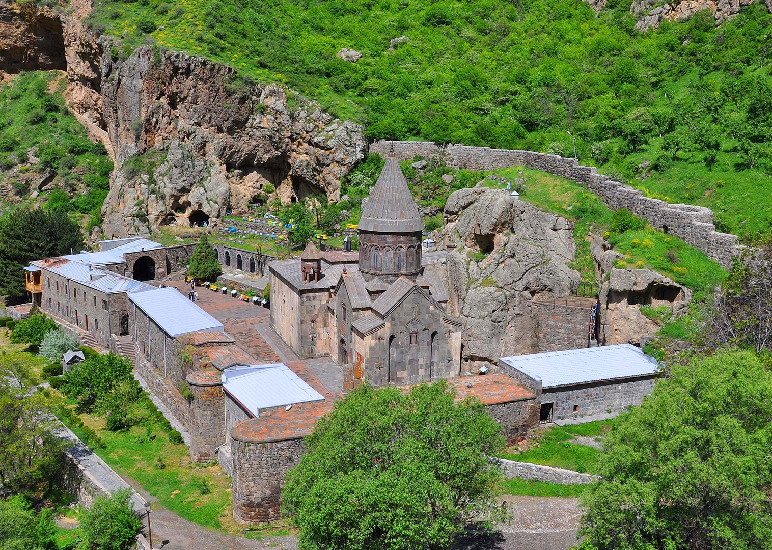 Монастырь гегард в армении фото и описание