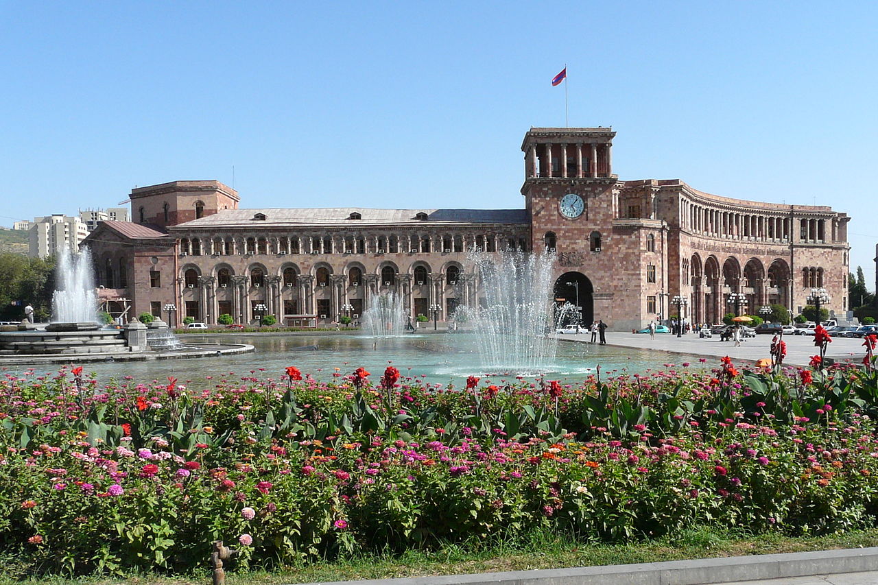 Поющие фонтаны Еревана: информация и фото, где находится Поющие фонтаны Еревана