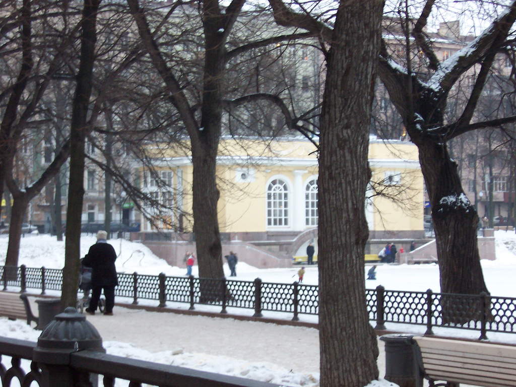 Патриаршие пруды в москве зимой