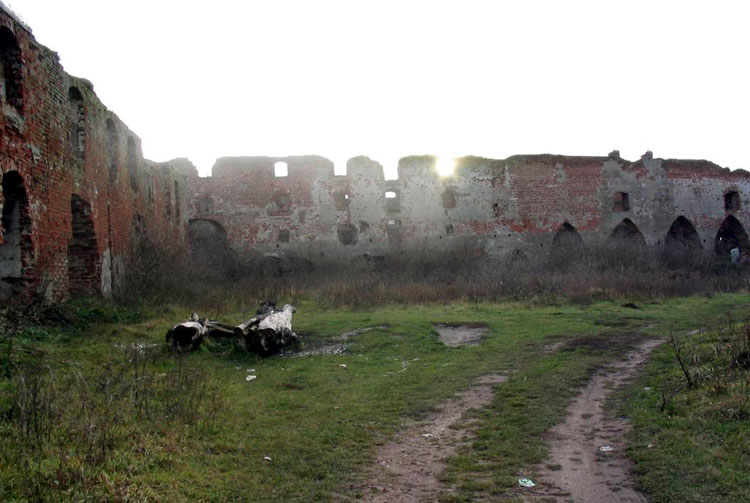 Замок в немане калининградской области фото