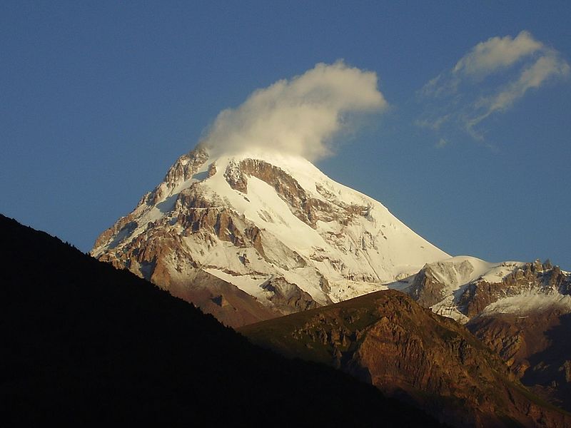 Гора Казбек в Осетии