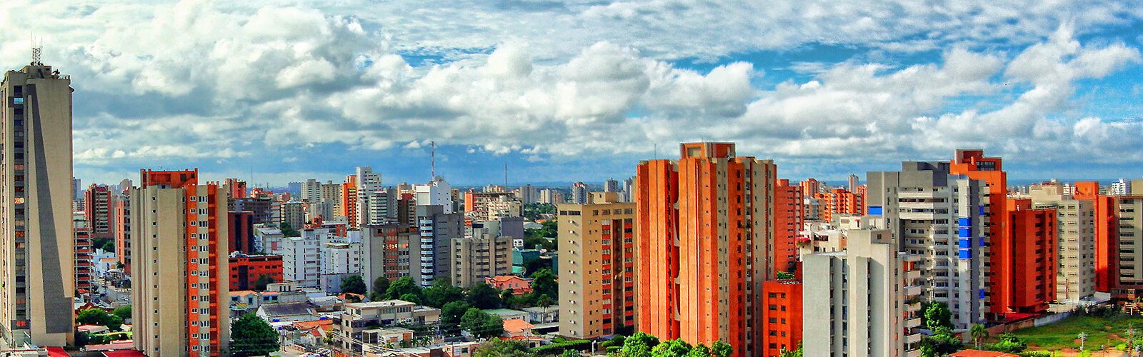 Маракай. Маракайбо Венесуэла. Маракайбо город в Венесуэле. Маракай, Венесуэла (Боливарианская Республика). Маракайбо город вид с озера.