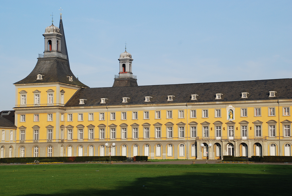 Universities in germany. Боннский университет Германии. Центральный университет города Бонна. Боннский университет Германии 19 век.