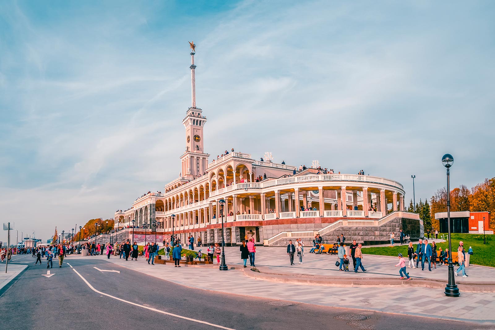 Топ-20 экскурсий по Москве на майские праздники