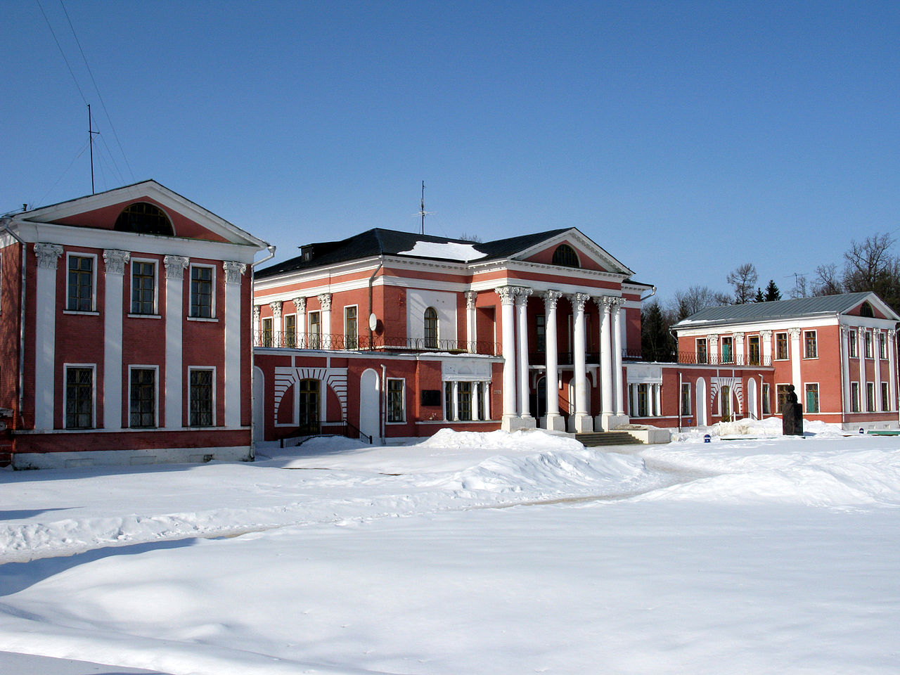 ярополец усадьба гончаровых телефон (98) фото