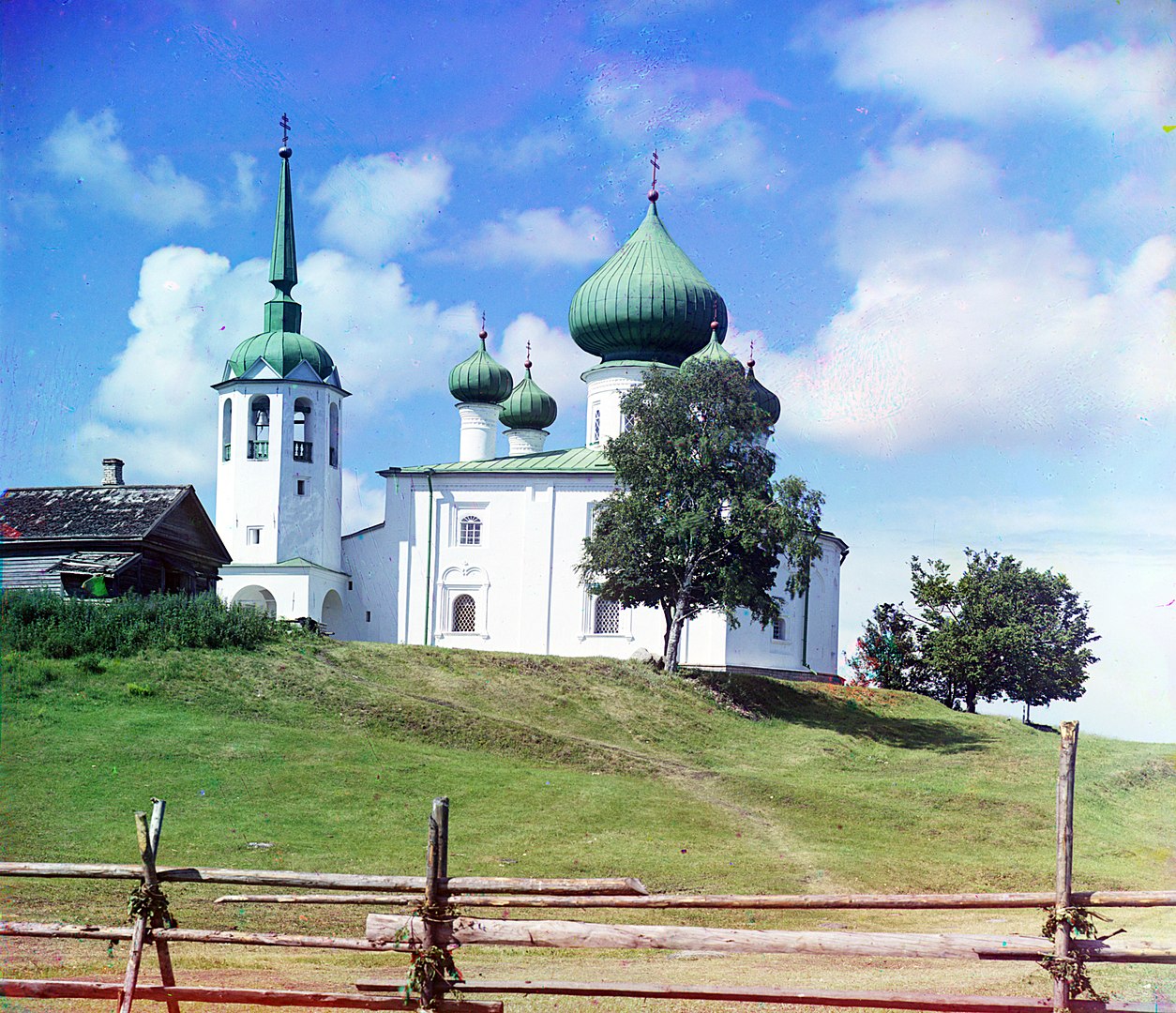 старая церковь на горе