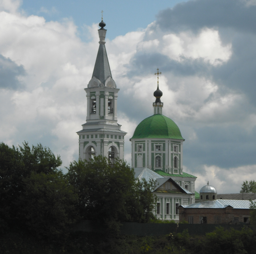 Памятники в твери фото