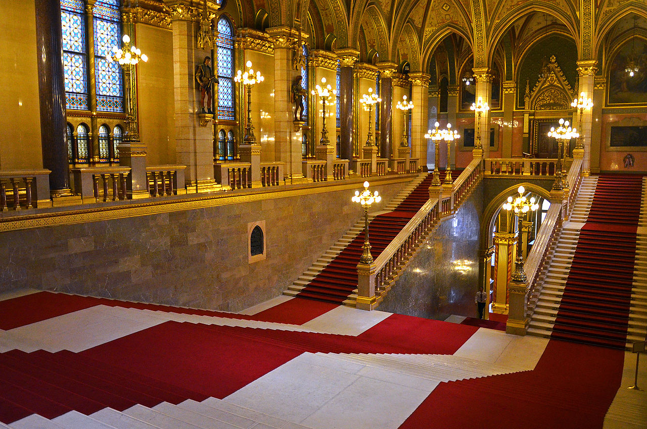 Здание венгерского парламента Будапешт
