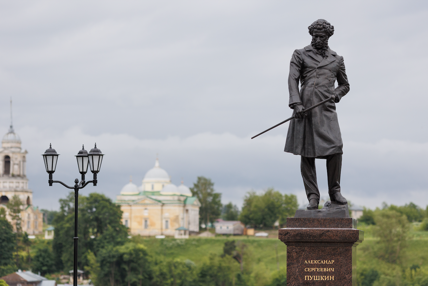 Выходные в Старице: прогулки с Пушкиным, древний монастырь, клубника, сыр и  слойки