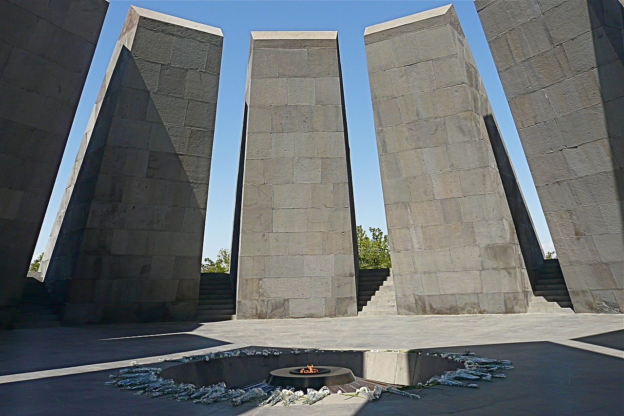 Монумент в ереване фото