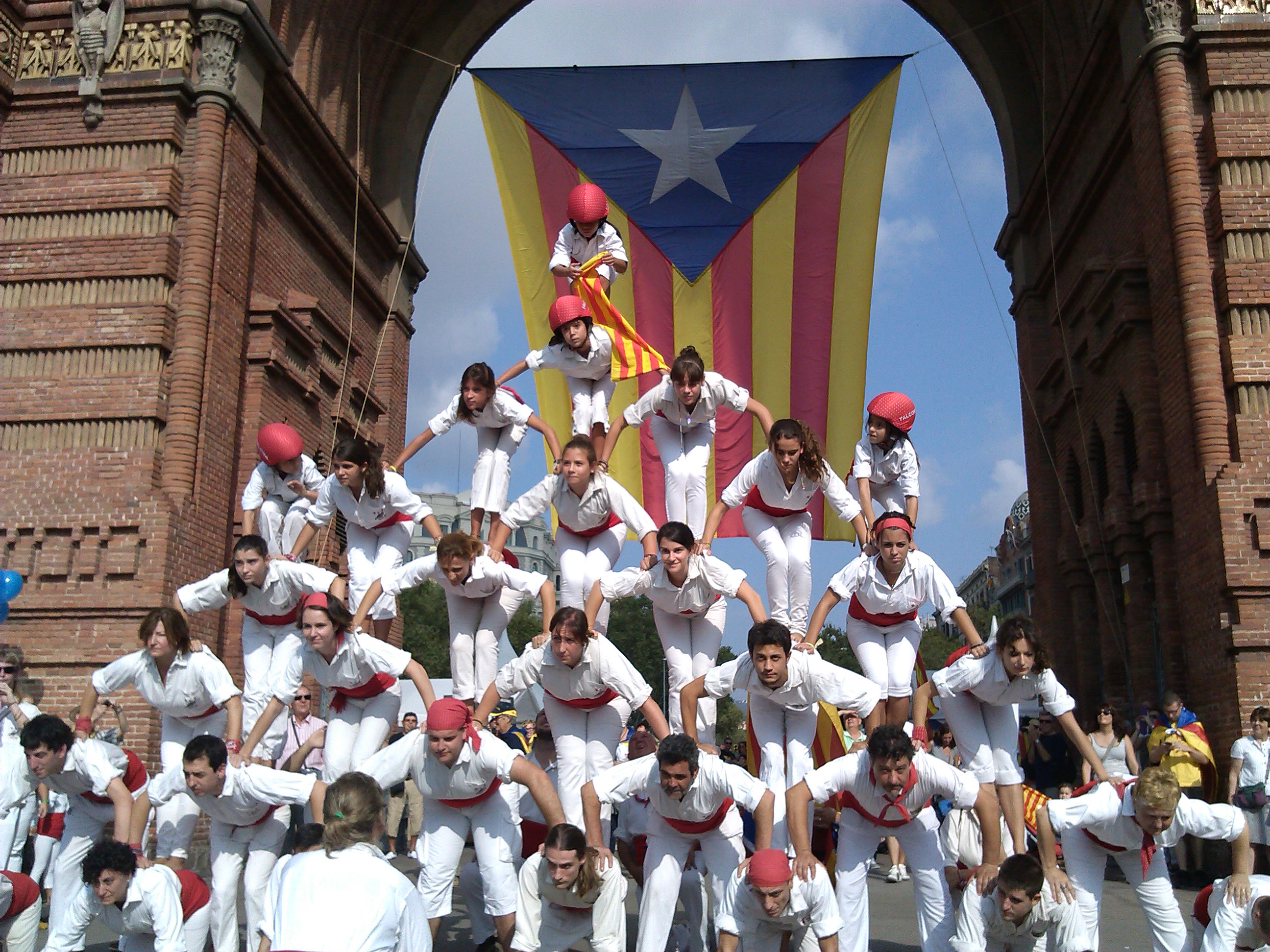 Сегодня национальный день. Национальный день Каталонии, 11 сентября. Каталония праздник. Фестивали в Испании. Национальные праздники в Каталонии.