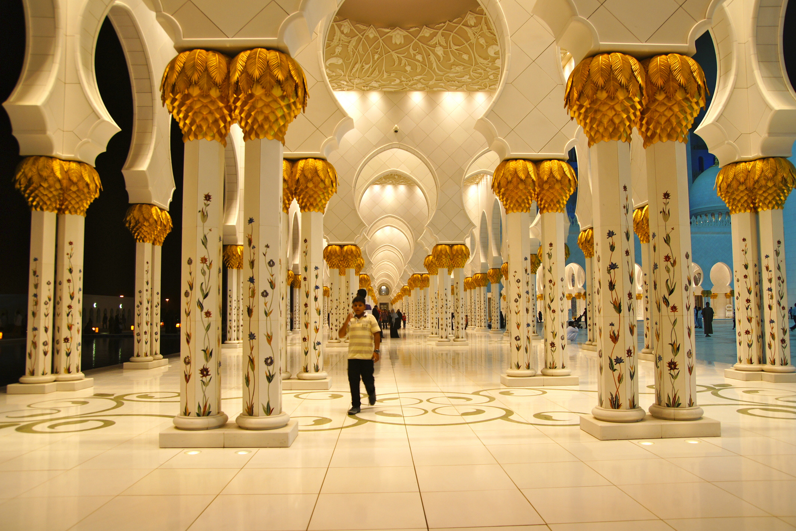 ​В Дубае построят первую плавучую мечеть