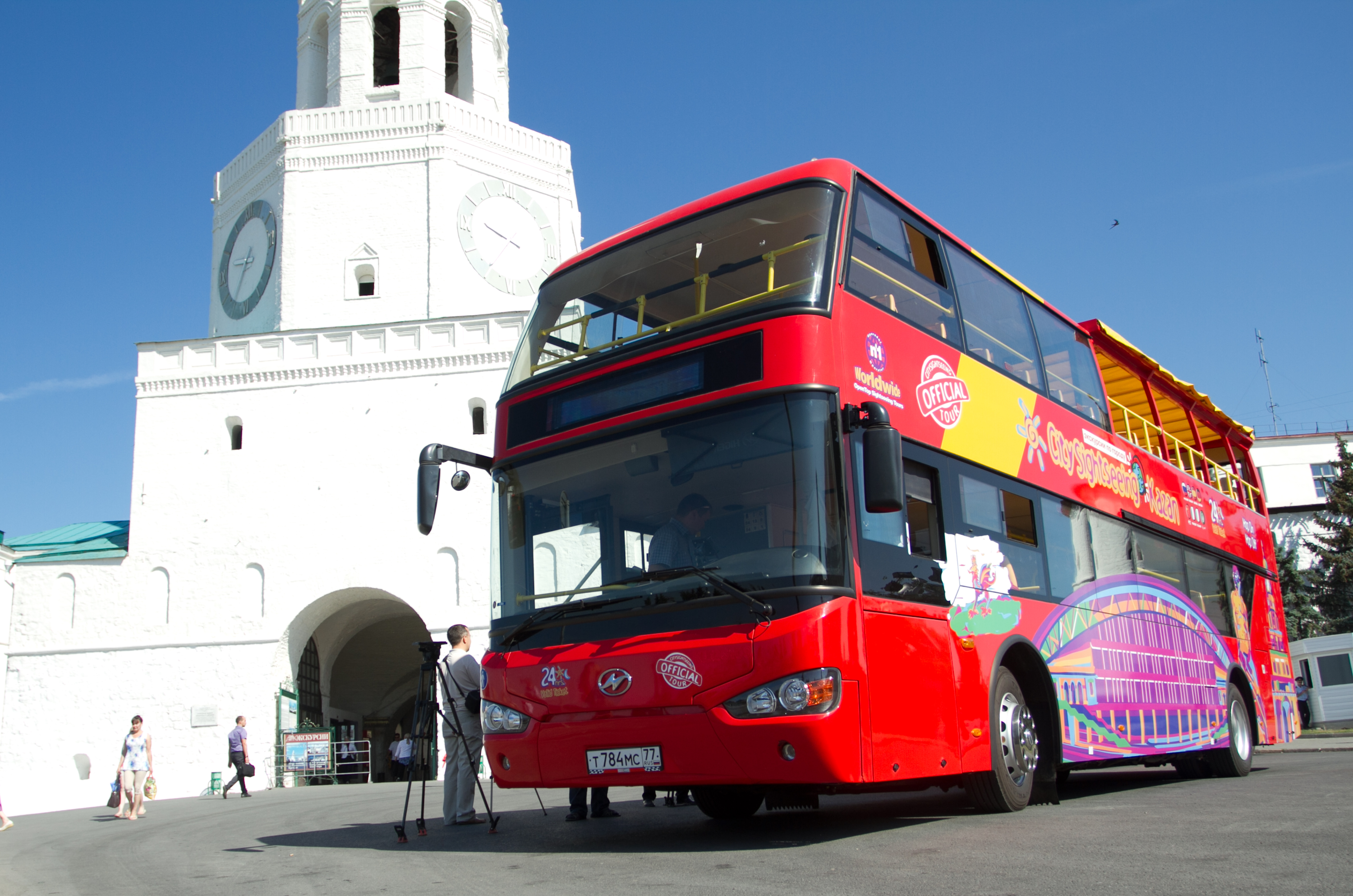 Туристический автобус. Экскурсия City Sightseeing Казань. Экскурсионный автобус Казань. Экскурсионный автобус Казань двухэтажный. Казань автобус City Sightseeing.