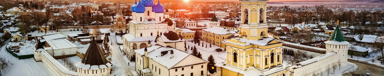 Высоцкий монастырь на рассвете в Серпухове, Московская область, Россия