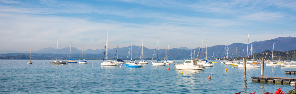 Бардолино, вид на воду