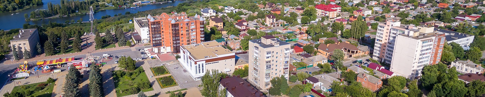 Вид на центр города Азова и реку Дон