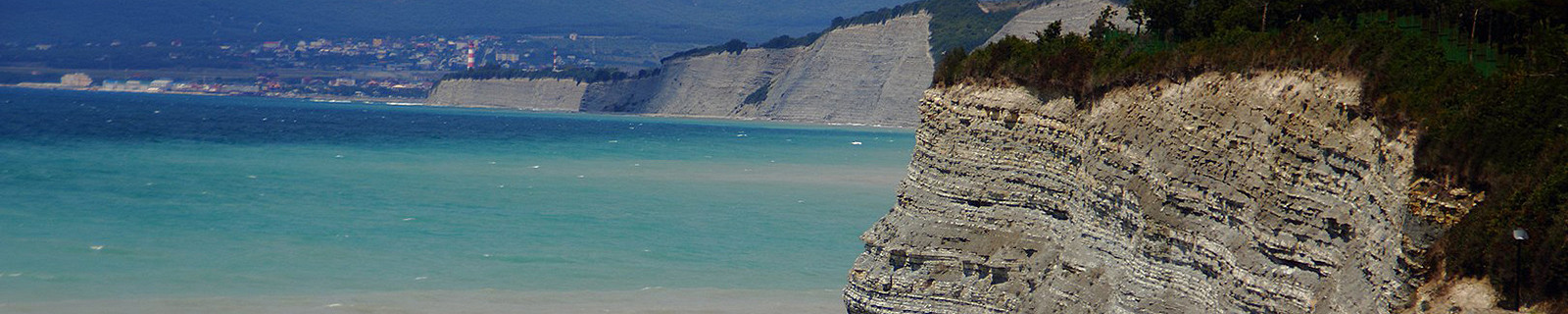 Дивноморское - 1620px-Дивноморский-пляж---panoramio