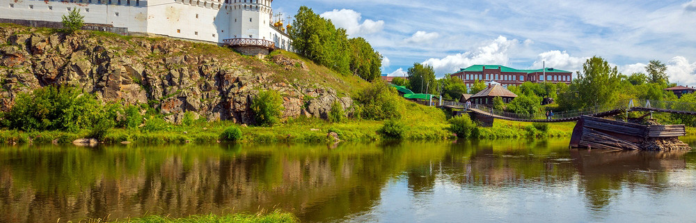 Верхотурье, Россия, река Тура и Верхотурский кремль с Троицким собором