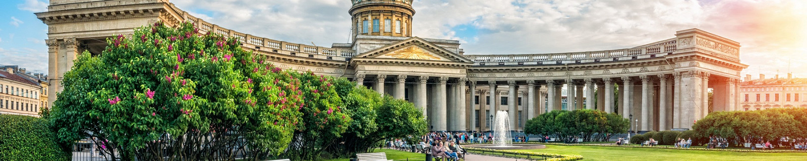 Казанский собор в Санкт-Петербурге летом