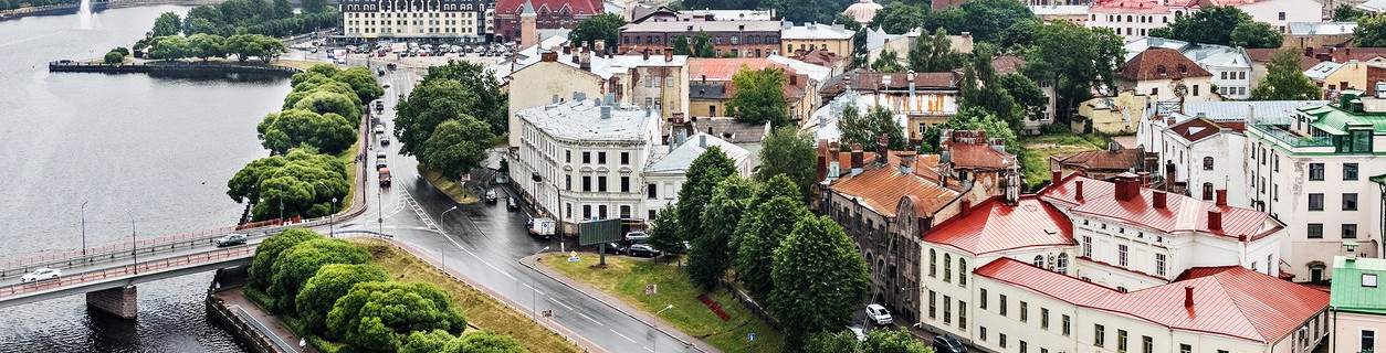 Вид на старый средневековый город Выборг