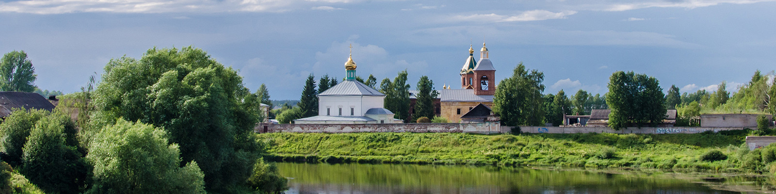 Памятник стулу в боровичах