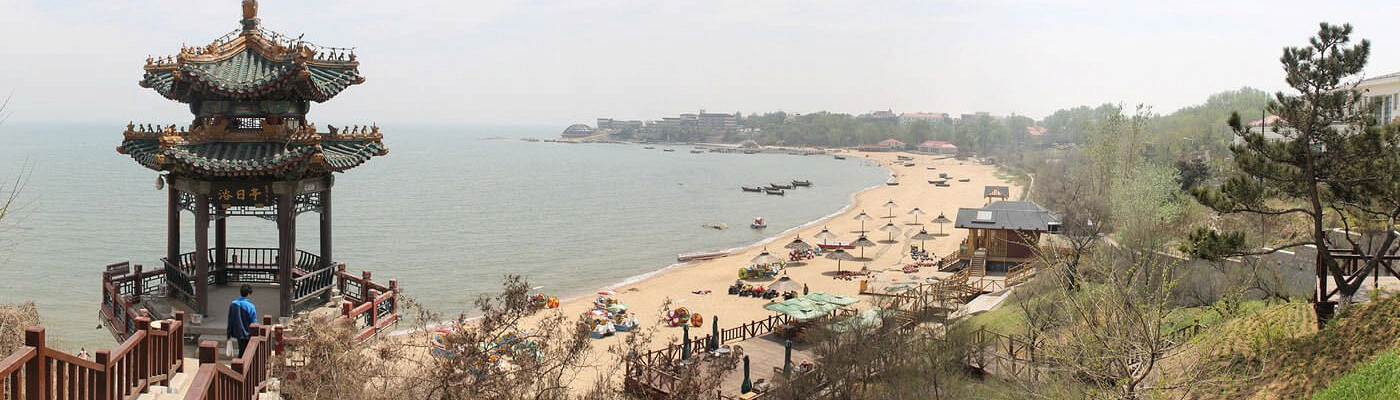 Маяк в бэйдайхэ. Великая китайская стена бэйдайхэ. Бэйдайхэ китай. Бэйдайхэ город гостиница на берегу желтого моря. Желтое море бэйдайхэ.