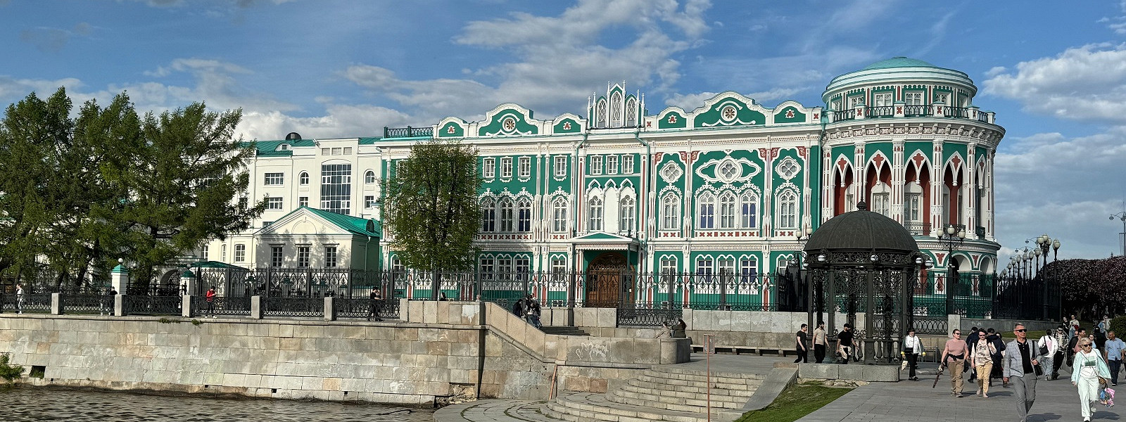 Журнал/Туристический поезд «Малахит»: три города за одну поездку