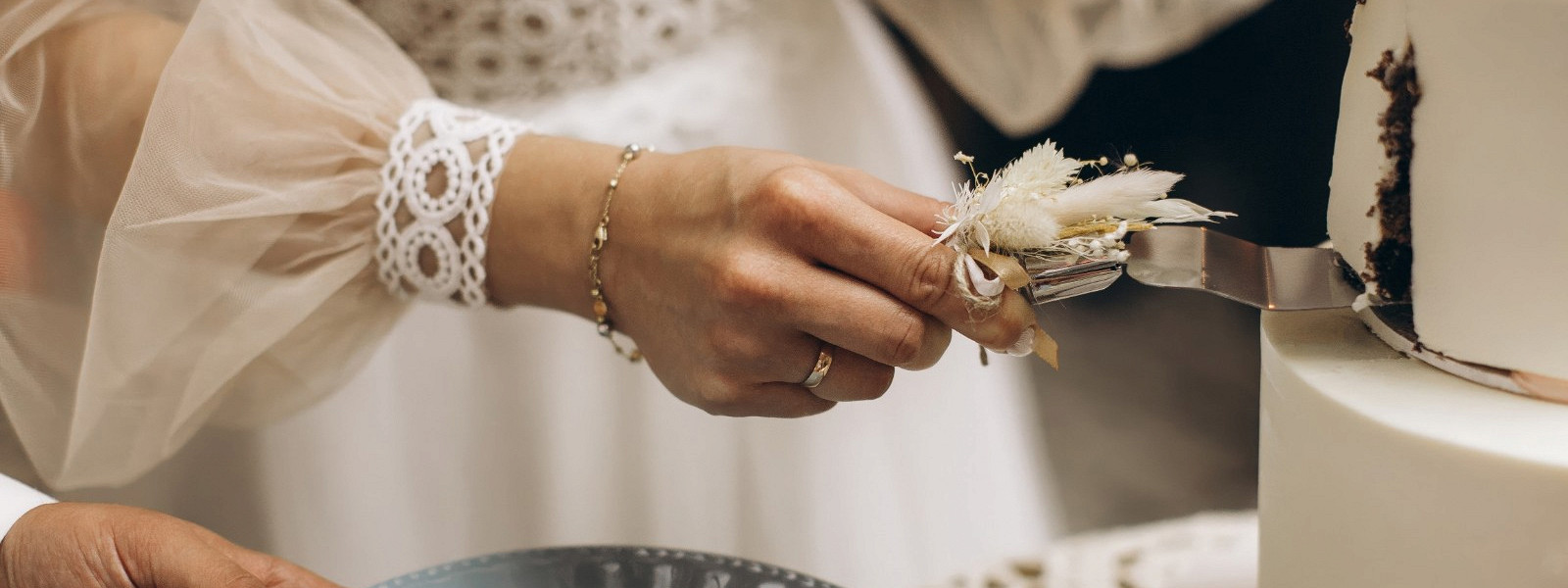 Журнал/Зимняя сказка для свадьбы: топ атмосферных виноделен