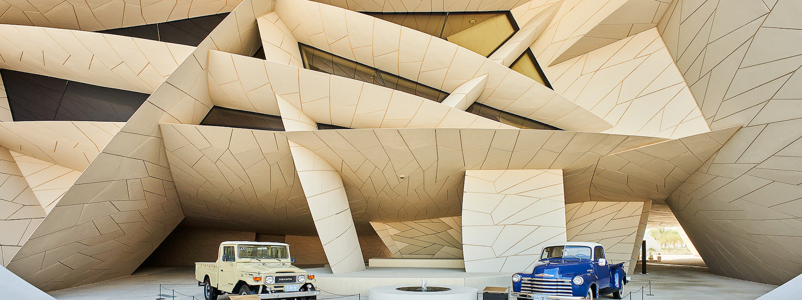 Журнал/От Dior до Corvette: 5 главных выставок Катара, которые нельзя пропустить этой зимой