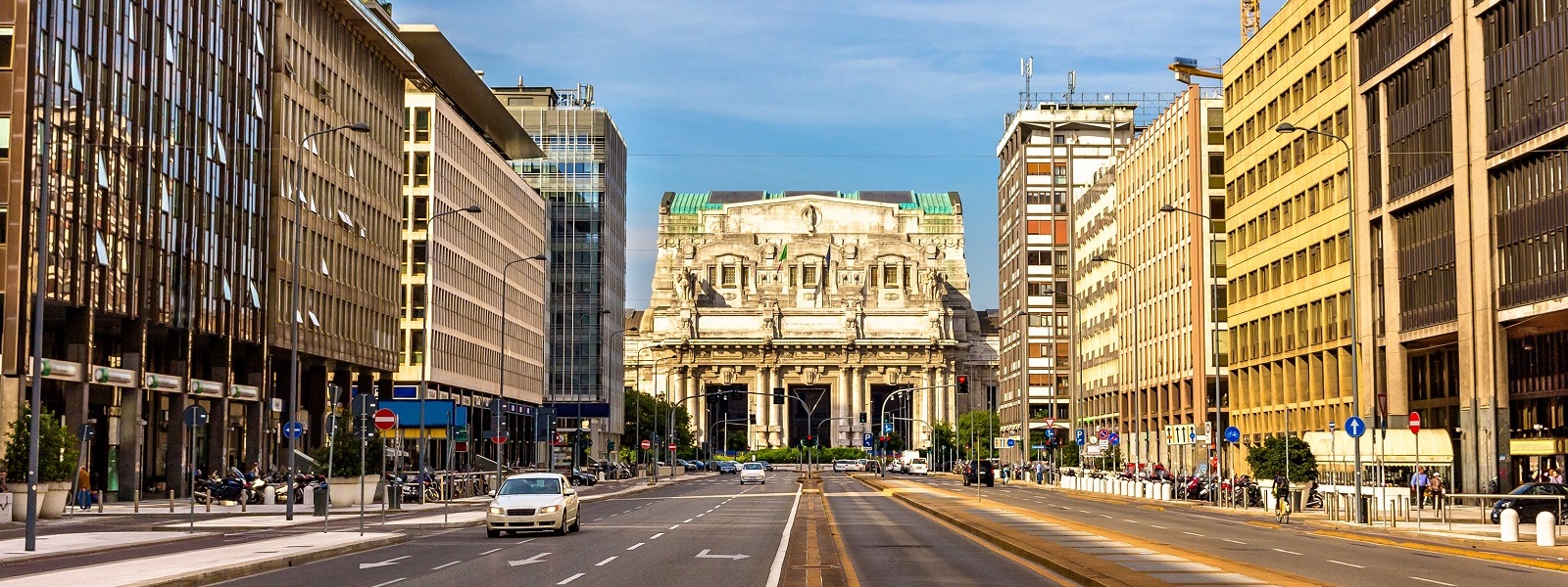 Журнал/Мужчина, с которым я столкнулась на пешеходном переходе в Милане, оказался моим суженым