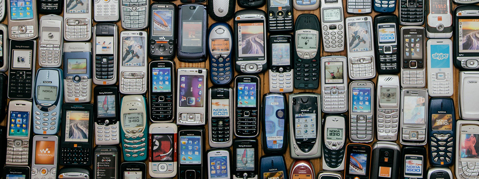 Журнал/Вспомним, как выглядели телефоны в нулевых
