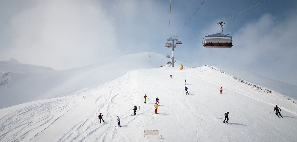 Журнал/Горнолыжные тренды 2026: новые локации, цены, маршруты и лайфхаки