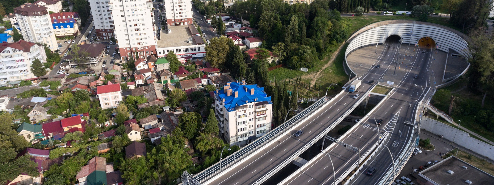 Журнал/Из Москвы в Сочи на машине летом 2026 года: как доехать, если на заправках лимиты