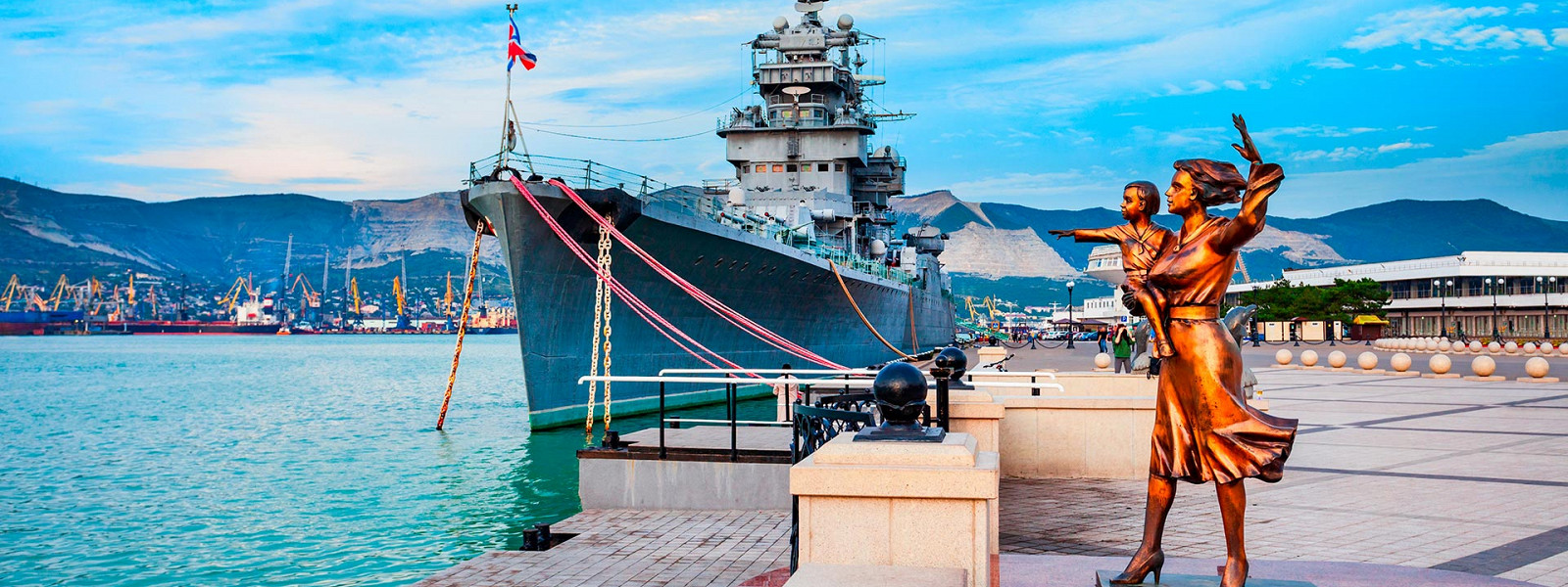 Журнал/Медузы, крупные комки водорослей и большие камни: отзыв об отдыхе в Новороссийске