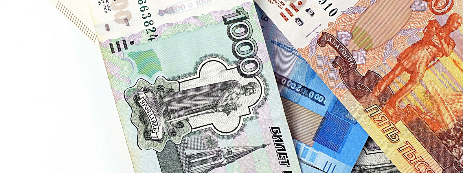 Журнал/Отпуск в России без переплат: как сформировать бюджет и не поссориться из-за денег