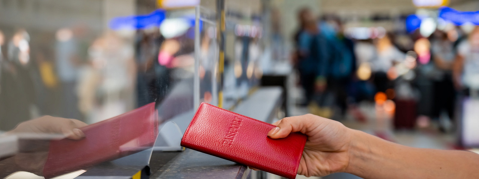 Журнал/Ошибки в загранпаспорте. Что станет проблемой на границе