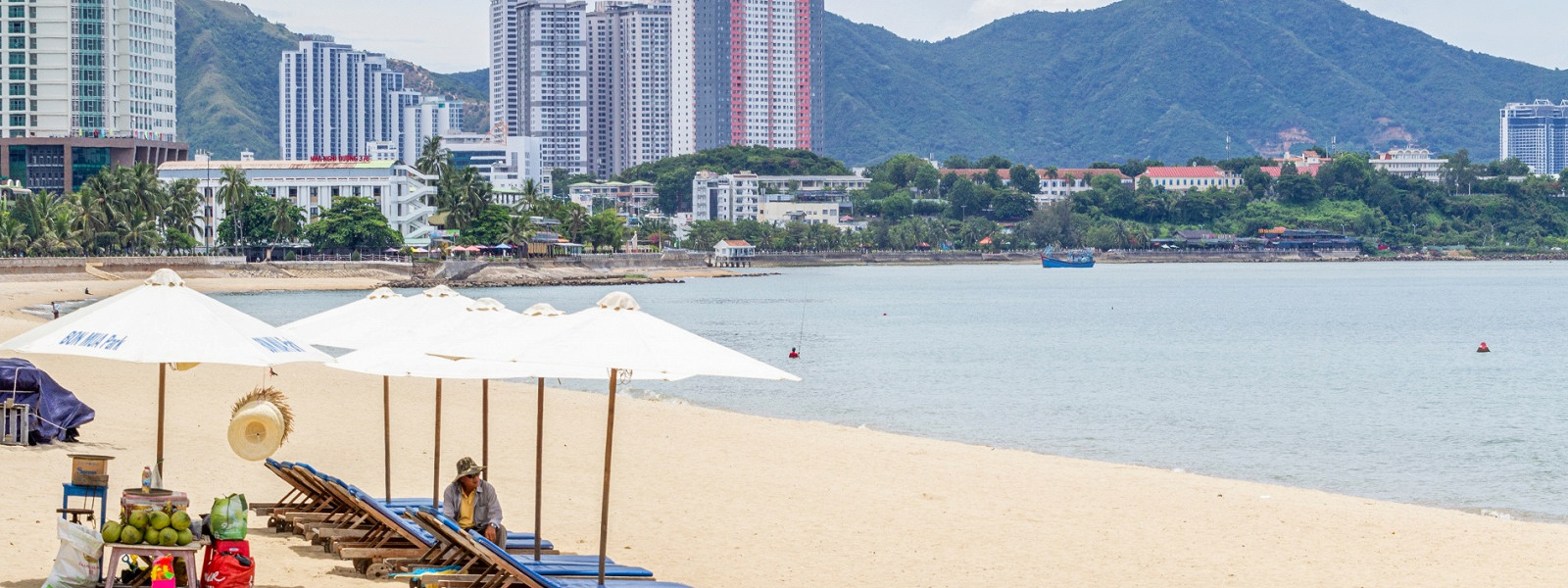 Журнал/«Чувствовали себя в очереди за колбасой в советское время»: отзыв о разочаровании февральским Нячангом