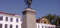 Памятник Петру I в Архангельске