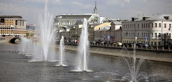 Фонтаны на Водоотводном канале