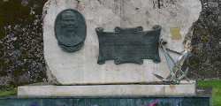 Памятник адмиралу Ушакову на Корфу