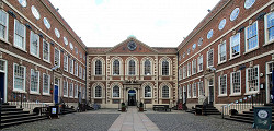 Bluecoat Chambers в Ливерпуле