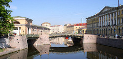 Театральный мост в Санкт-Петербурге