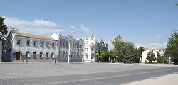 Театральная площадь Евпатории