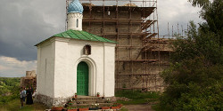 Часовни Изборска