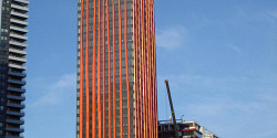 Небоскреб Red Apple